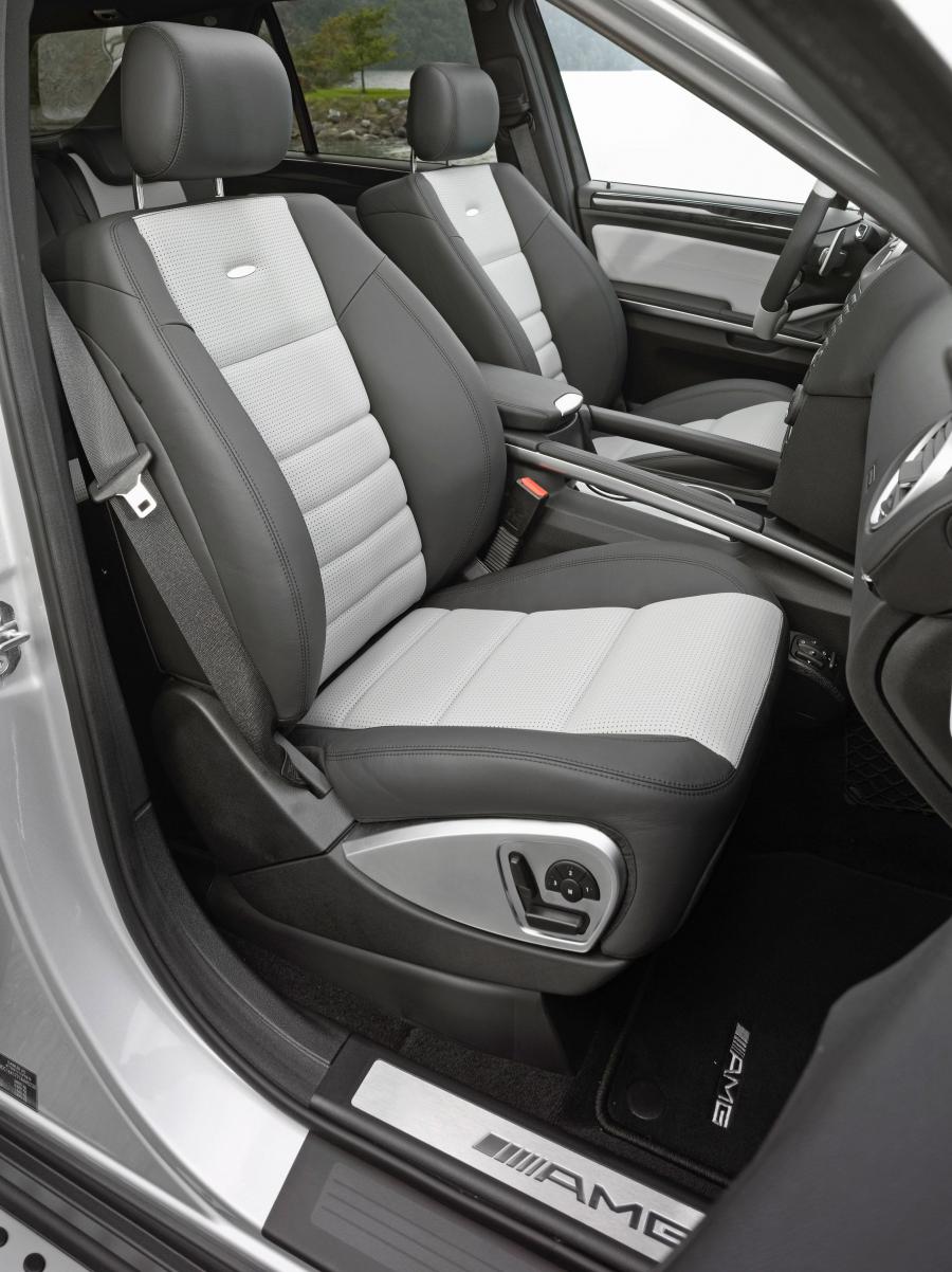  Mercedes-Benz ML63 AMG 10th Anniversary 2009 года  (фото 11 из 20)